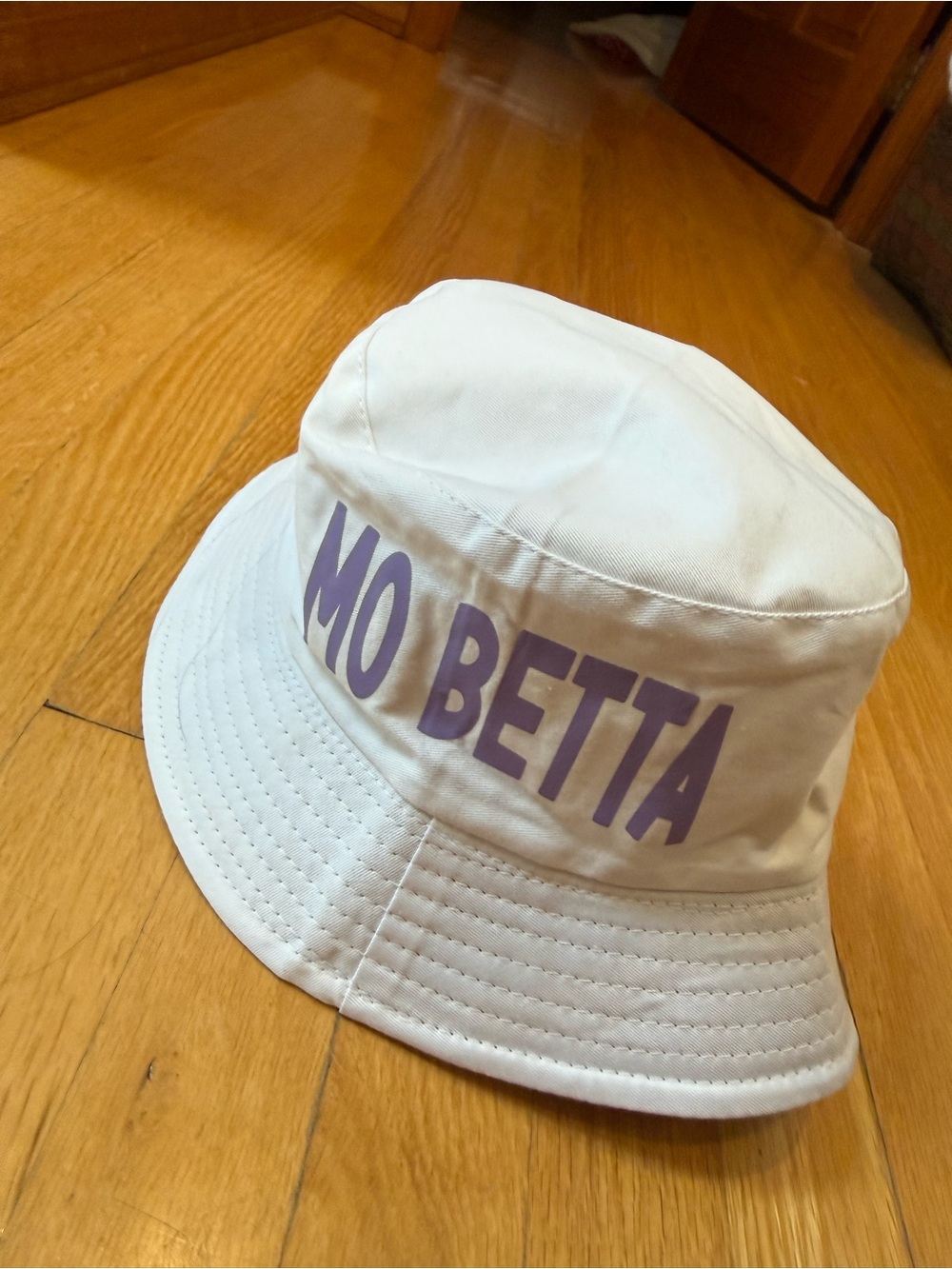 MO BETTA Kids White Bucket Hat with Purple Print
